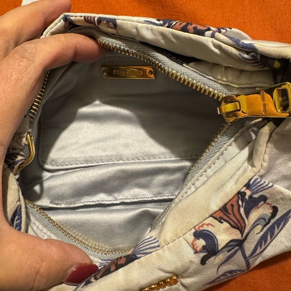 Miumiu wristlet in fabric. Limited edition - Picture 4 of 6
